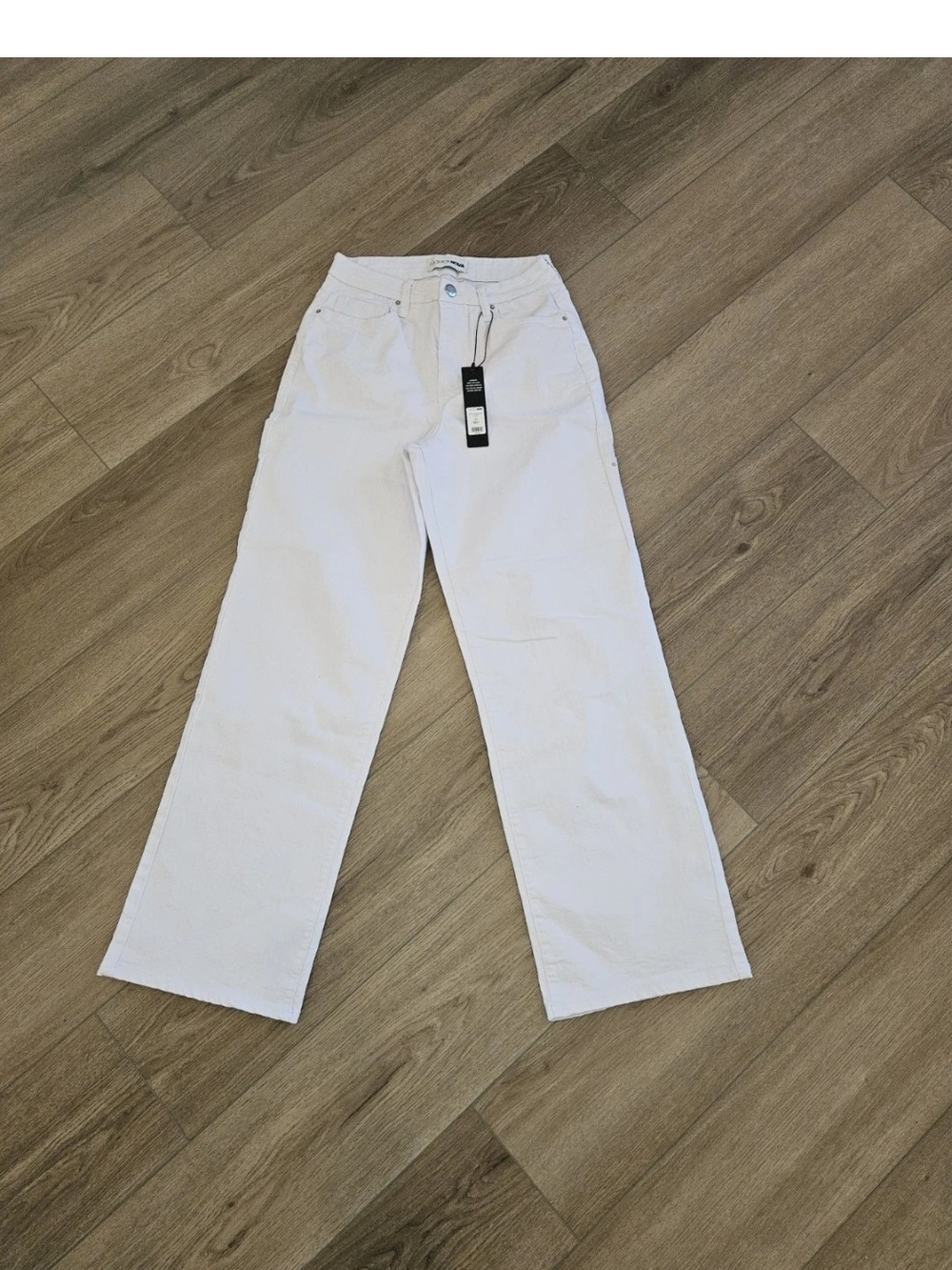 NWT Fasion Nova White  Stretch Staight Leg Jeans Size 7